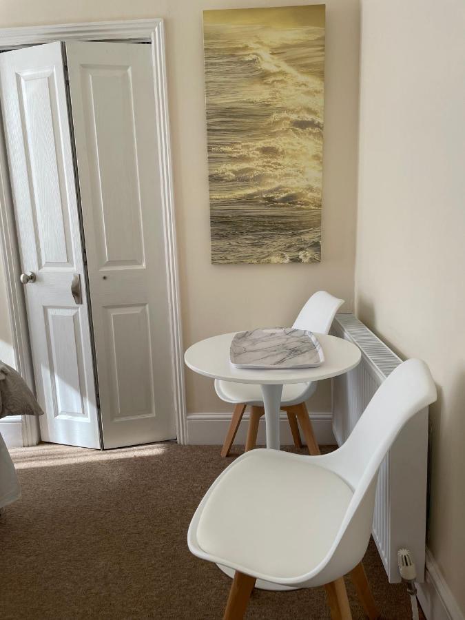 Caris Guest House Southend-on-Sea Exteriör bild
