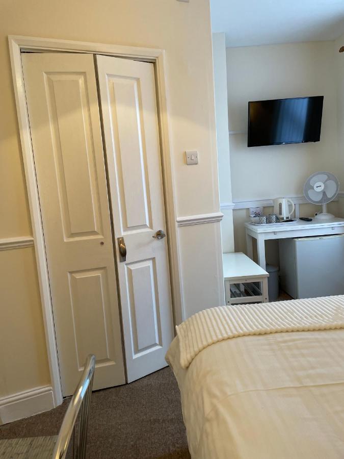 Caris Guest House Southend-on-Sea Exteriör bild