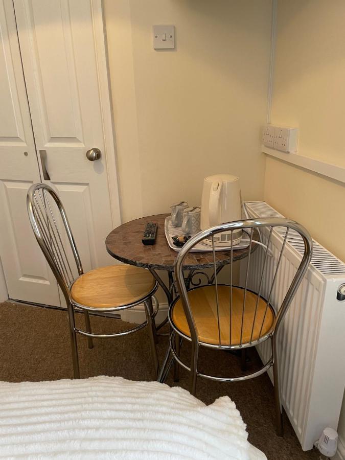 Caris Guest House Southend-on-Sea Exteriör bild