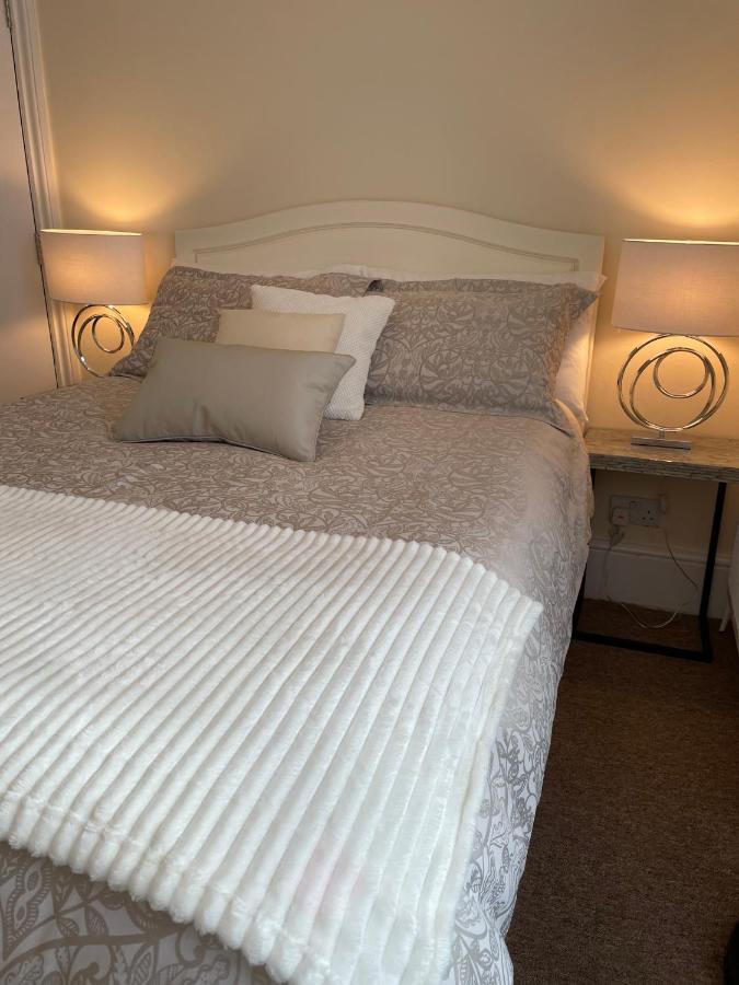 Caris Guest House Southend-on-Sea Exteriör bild