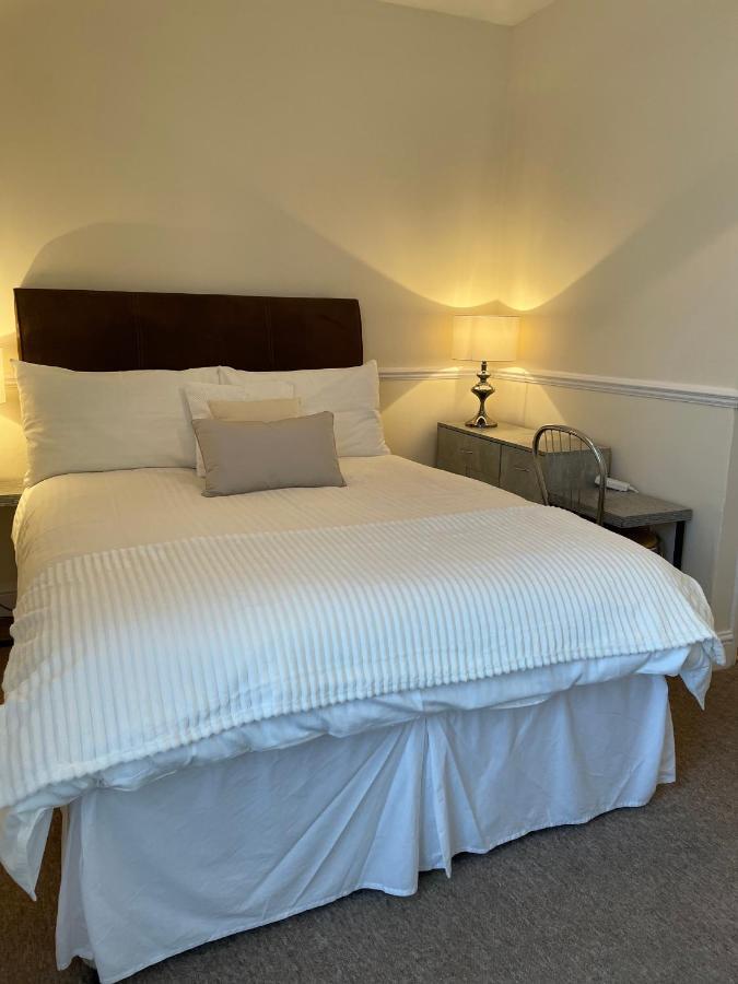 Caris Guest House Southend-on-Sea Exteriör bild