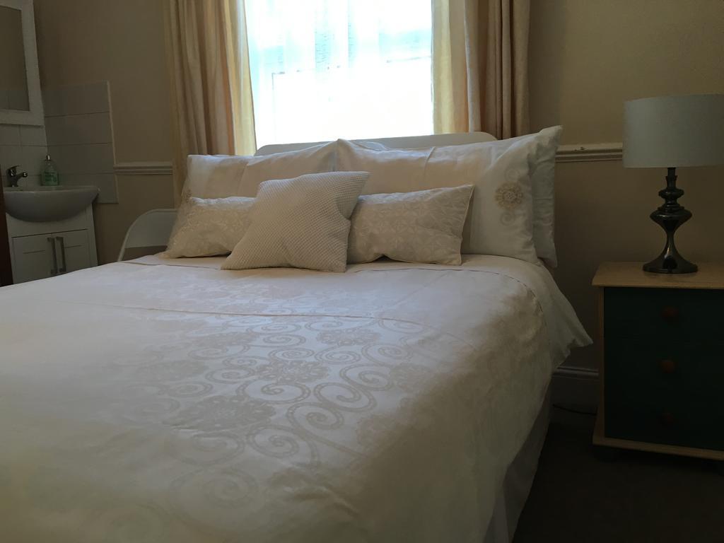 Caris Guest House Southend-on-Sea Exteriör bild