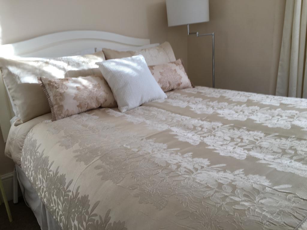 Caris Guest House Southend-on-Sea Exteriör bild