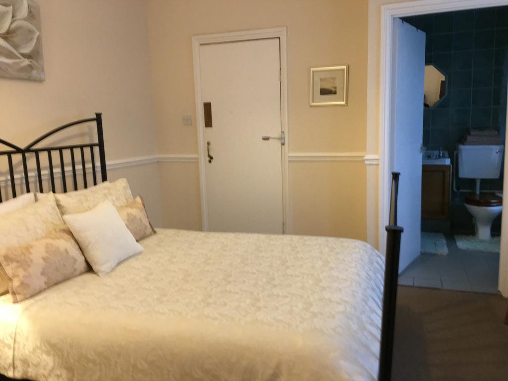 Caris Guest House Southend-on-Sea Exteriör bild